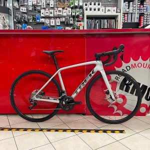 Trek Emonda SL 5 Disc 2022. Bici da strada a Verona. Bicicletta da corsa