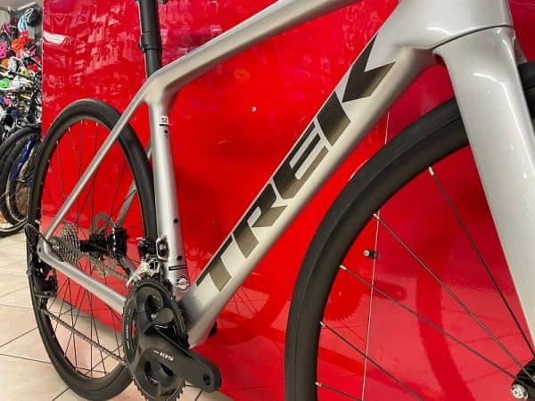 Trek Emonda SL 5 Disc 2022. Bici da strada a Verona. Bicicletta da corsa