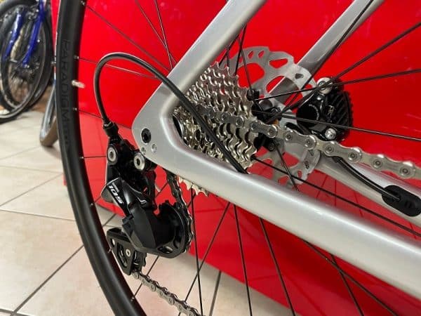 Trek Emonda SL 5 Disc 2022. Bici da strada a Verona. Bicicletta da corsa