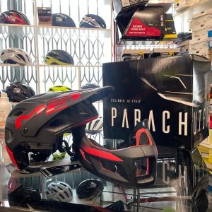 Casco Met Parachute mentoniera smontabile. Caschi MTB Verona. Protezioni bici