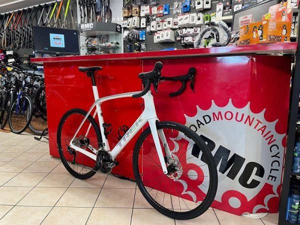 Trek Domane SL5 2023. Bici da strada Verona. Bicicletta da corsa