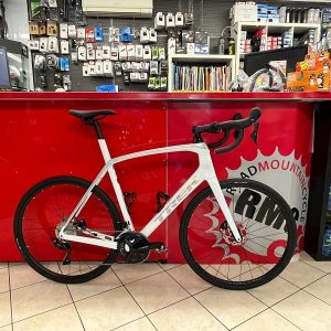 Trek Domane SL5 2023. Bici da strada Verona. Bicicletta da corsa