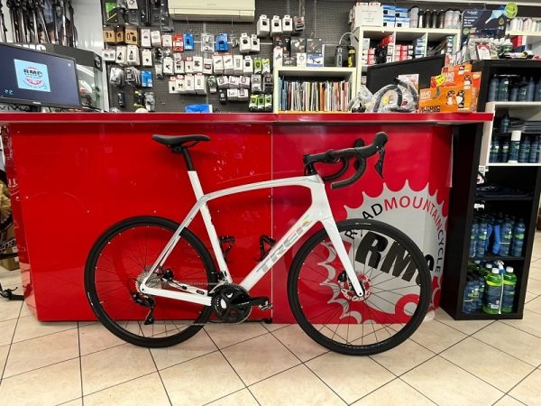 Trek Domane SL5 2023. Bici da strada Verona. Bicicletta da corsa