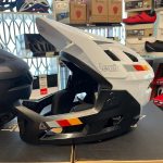 Casco Leatt mentoniera removibile. Caschi per MTB