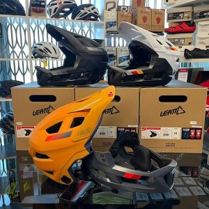 Casco Leatt mentoniera removibile. Caschi per MTB