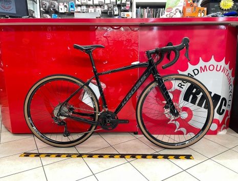 Bici Gravel Kross Esker 6.0. Bicicletta da strada Verona. Bici da corsa