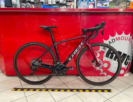 Bici da corsa Trek Domane SL 5 2022. Bicicletta da strada Verona
