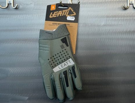 GUANTO INVERNALE LEATT sub-zero grigio. Bici MTB e BMX