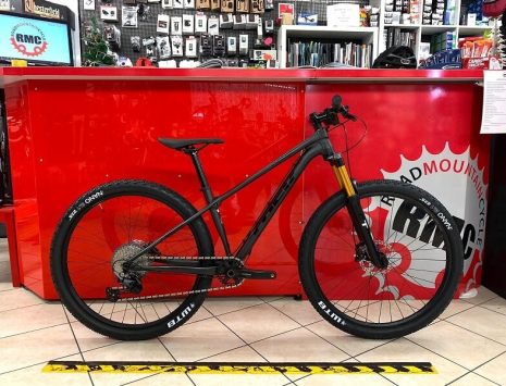 MTB TREK Gara 27,5” o 26”. MTB Mountain Bike Bimbo Verona. Bici bambino. Bicicletta gara bambino