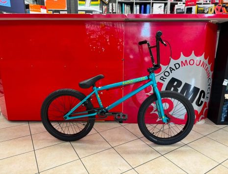 Radio Darko. Bici BMX Freestyle Verona