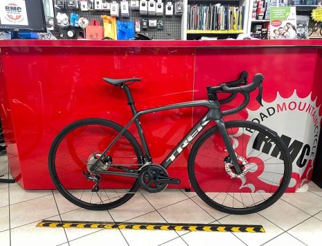 Trek Emonda SLR 6 Disc 2022. Bici da strada a Verona. Bicicletta da corsa