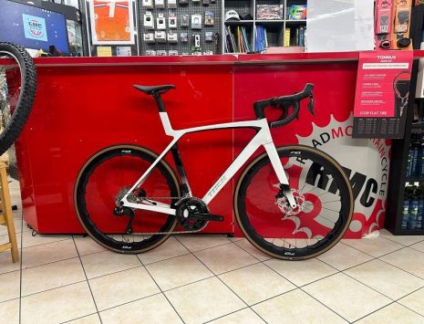 Trek Madone SL6 Gen 8. Bici da strada e da corsa Verona