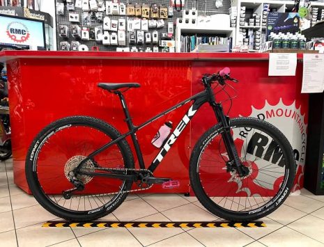 Trek Marlin personalizzata 5.0. MTB Mountain Bike Verona. RMC negozio di bici a Verona