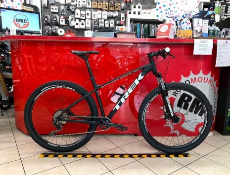 Trek Marlin personalizzata 6.0. MTB Mountain Bike Verona. RMC negozio di bici a Verona